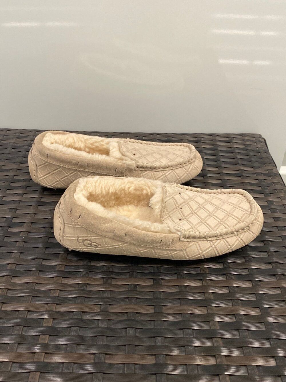 UGG moccasin Women’s size 6